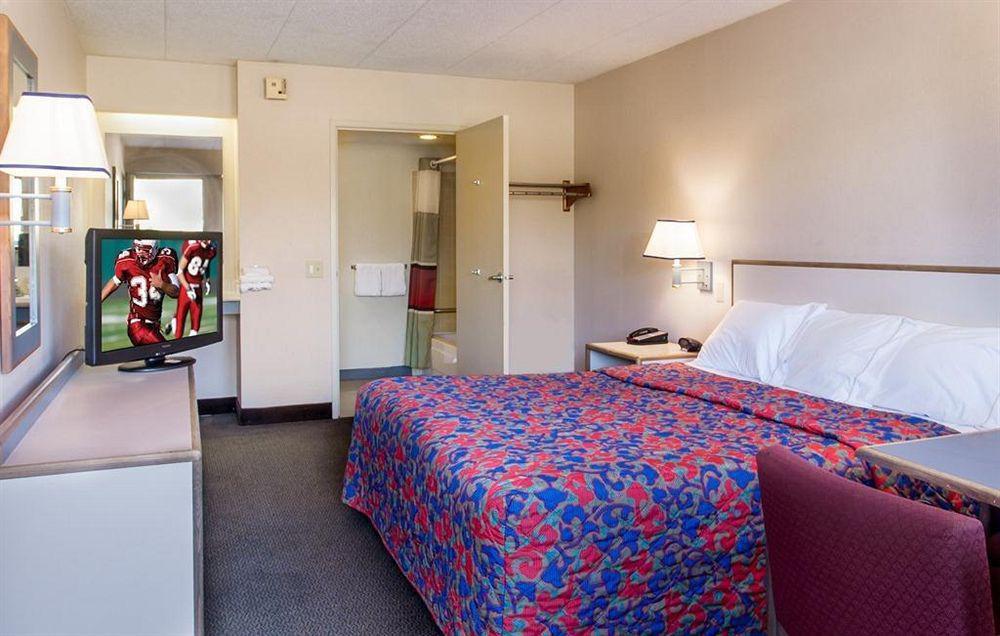 Travelodge By Wyndham Peoria Exteriér fotografie