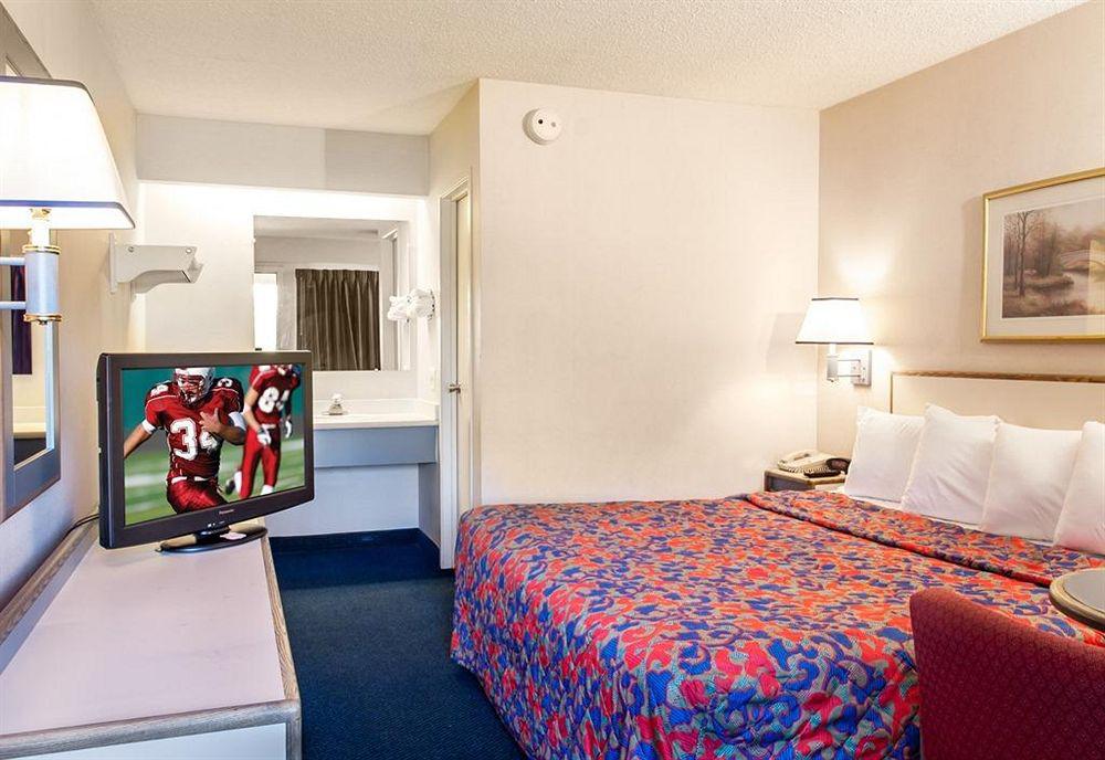 Travelodge By Wyndham Peoria Exteriér fotografie