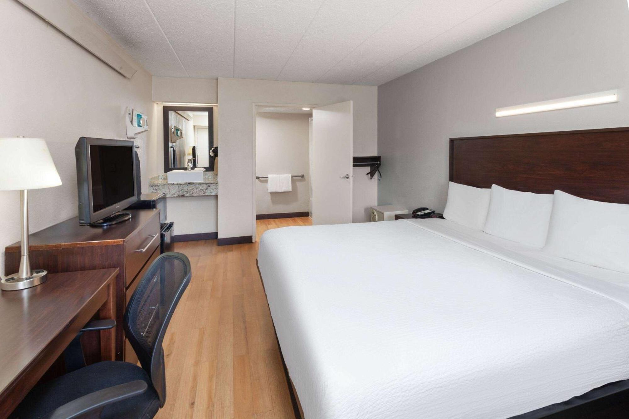 Travelodge By Wyndham Peoria Exteriér fotografie