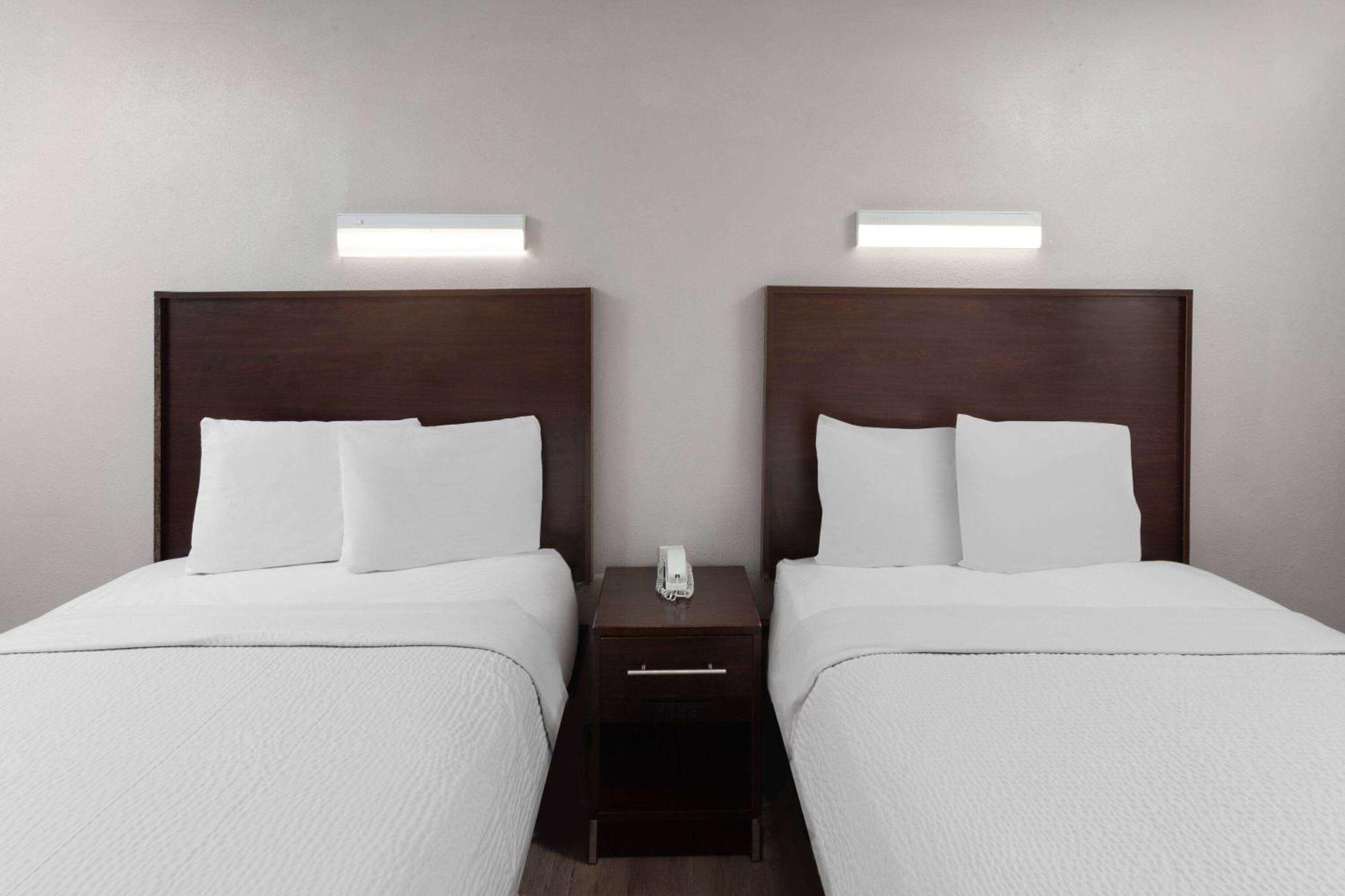 Travelodge By Wyndham Peoria Exteriér fotografie