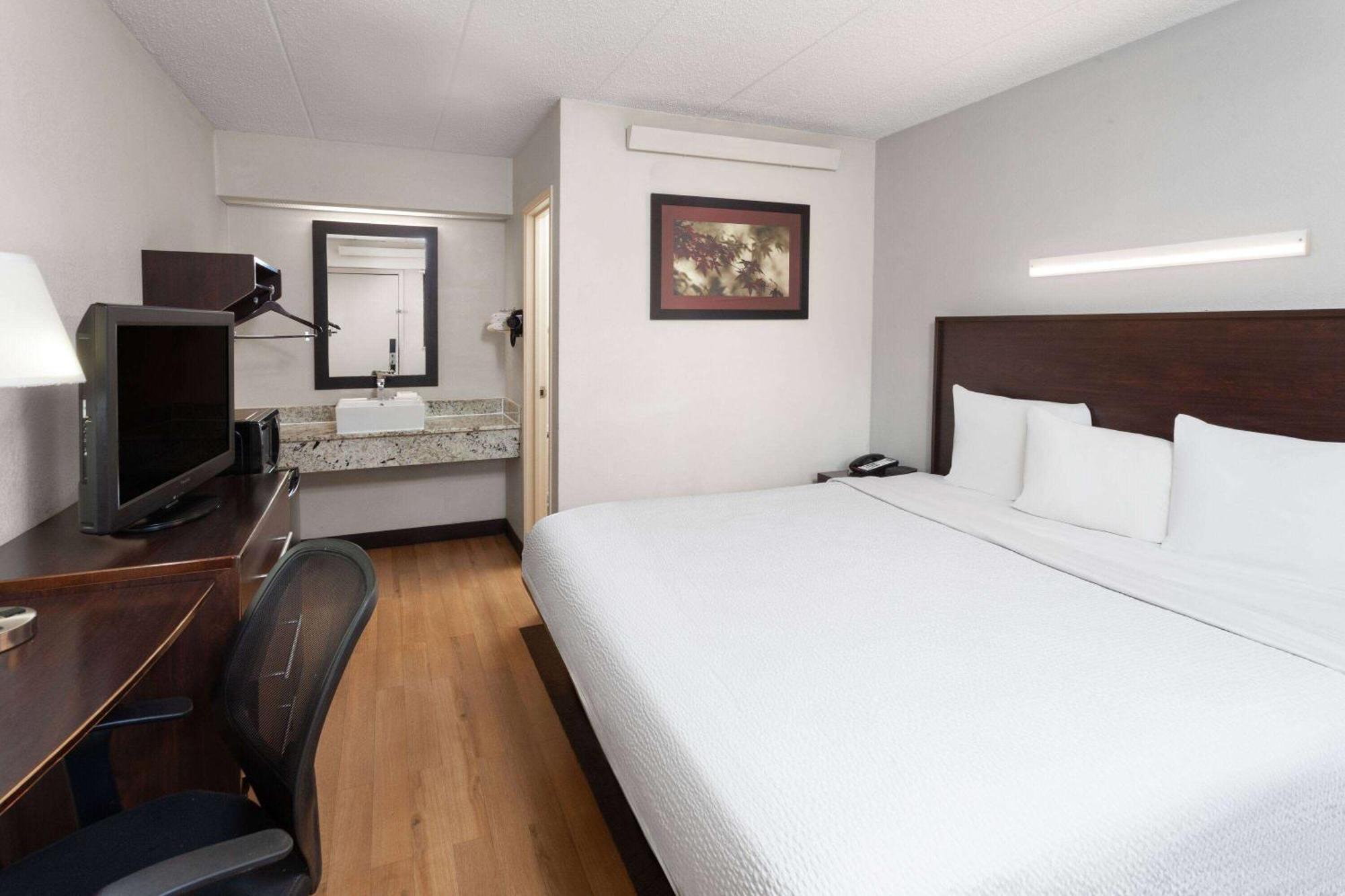 Travelodge By Wyndham Peoria Exteriér fotografie