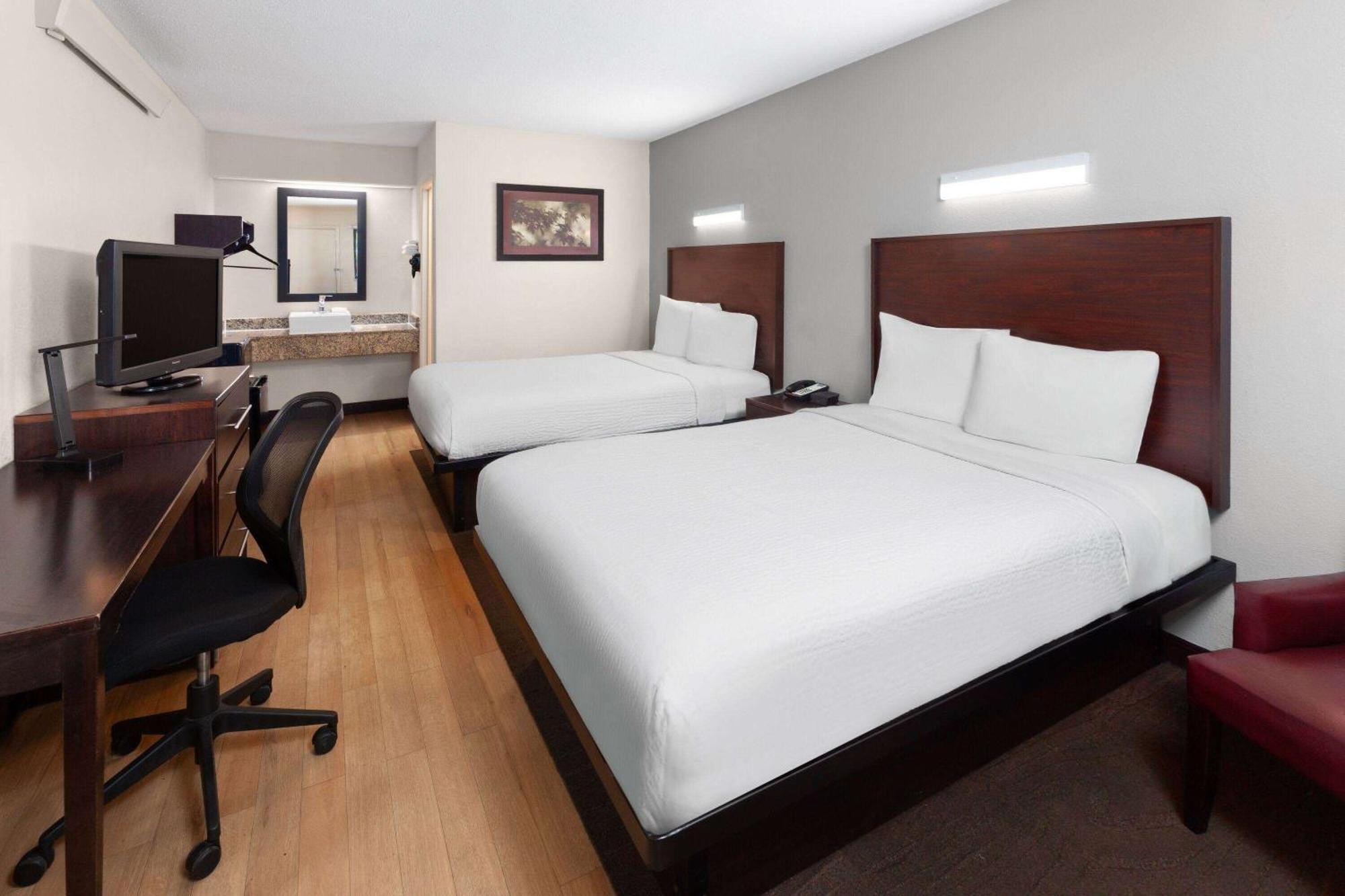 Travelodge By Wyndham Peoria Exteriér fotografie
