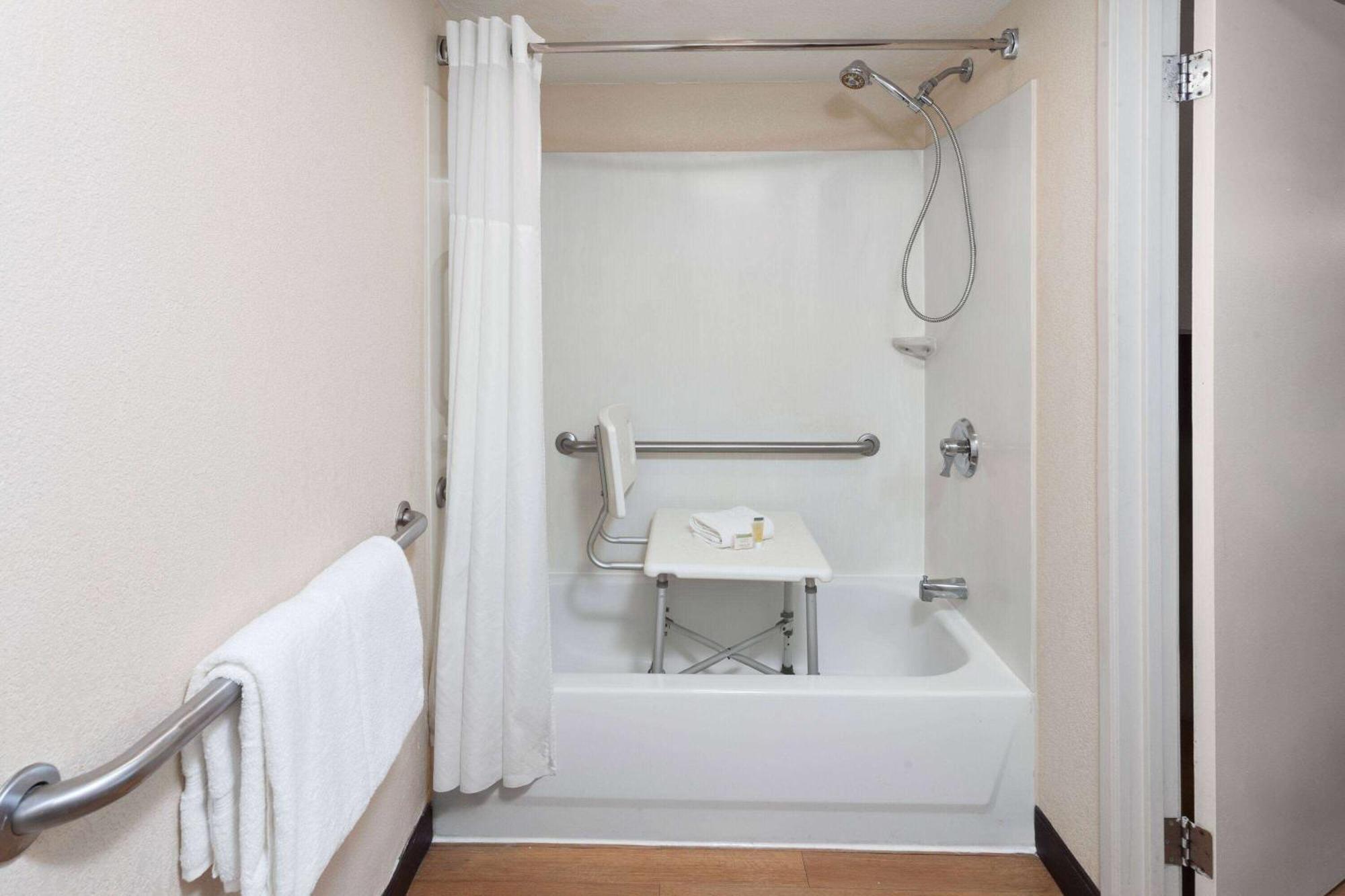 Travelodge By Wyndham Peoria Exteriér fotografie